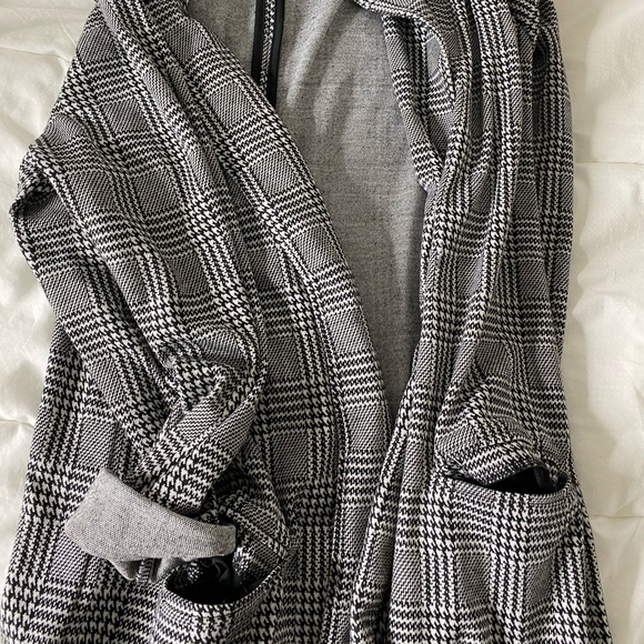 Reitmans blazer - Picture 3 of 3